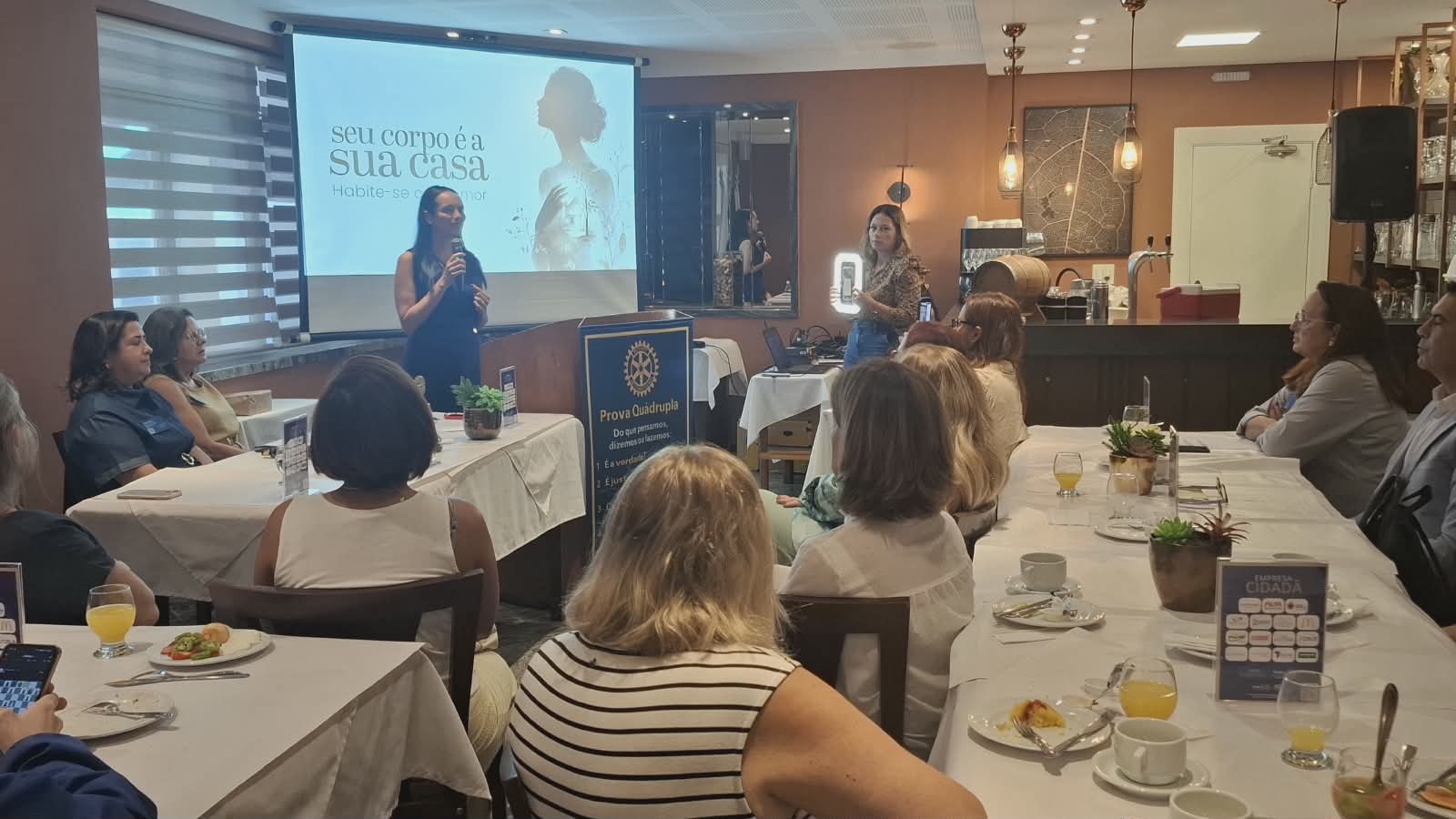 ACONTECEU NO ROTARY BOQUEIRÃO: PALESTRA “SEU CORPO É A SUA CASA”